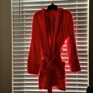 Bath robe in HOT PINk by Victoria Secret’s PINK series.